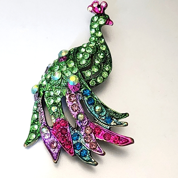Boho Gypsy Sisters Jewelry - PEACOCK Multi Gem Vintage Style Brooch Grn